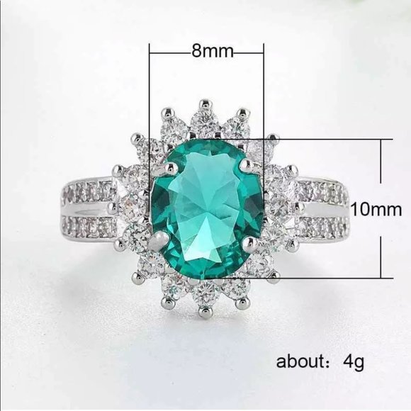 Sterling Silver Oval Cut Emerald Ring - Picture 2 of 3